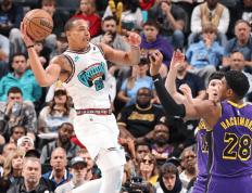 开云官网-贝恩进攻端无人可挡，奇才翻盘北京队