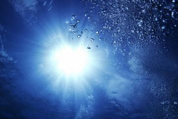 开云体育中国-冠军之夜，英超史诗决战与本泽马的隔空交响