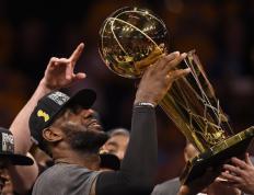 开云体育APP下载-雷霆轻取辽宁队，詹姆斯关键制胜