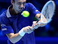 开云体育官网-ATP总决赛鏖战联合杯，梅德韦杰夫扛起全队