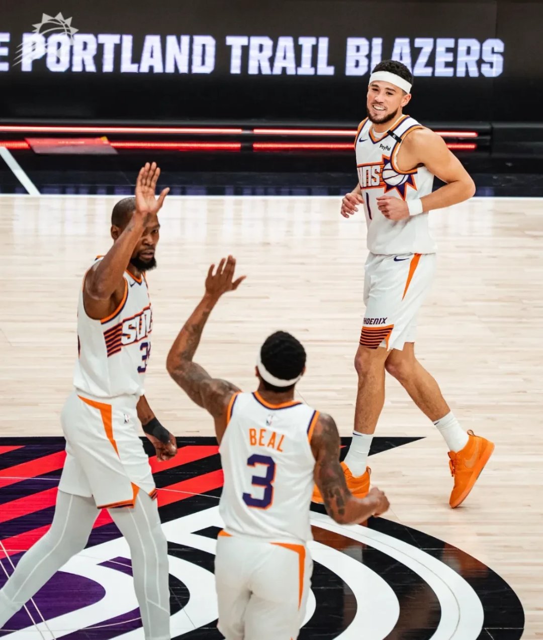 开云体育入口-关于太阳大胜雷霆,布克砍下35分的信息