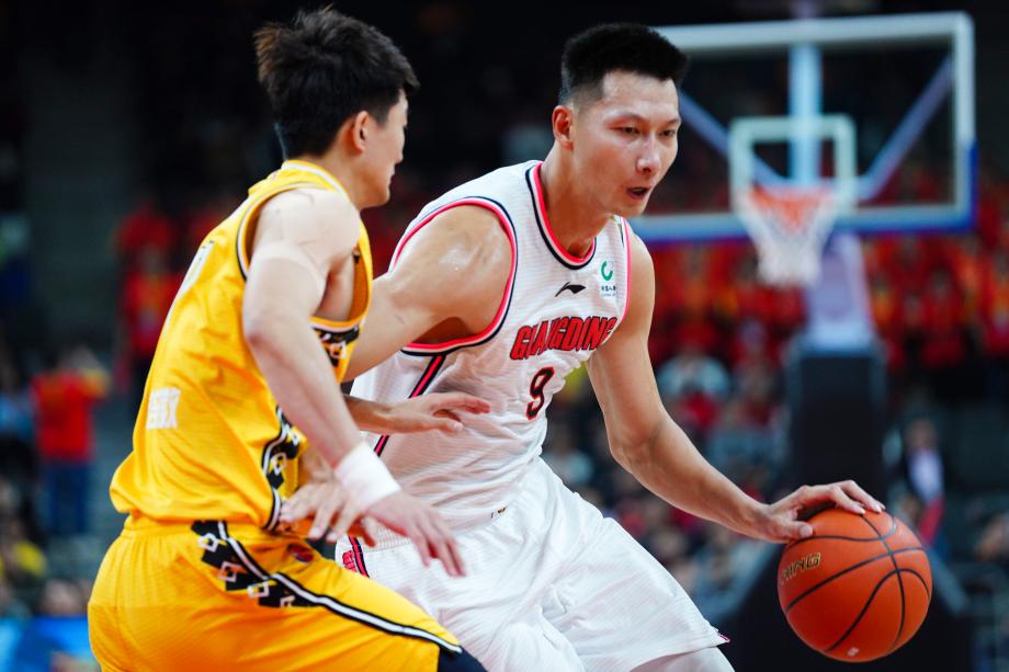 开云体育-雷霆鏖战猛龙，易建联扛起全队