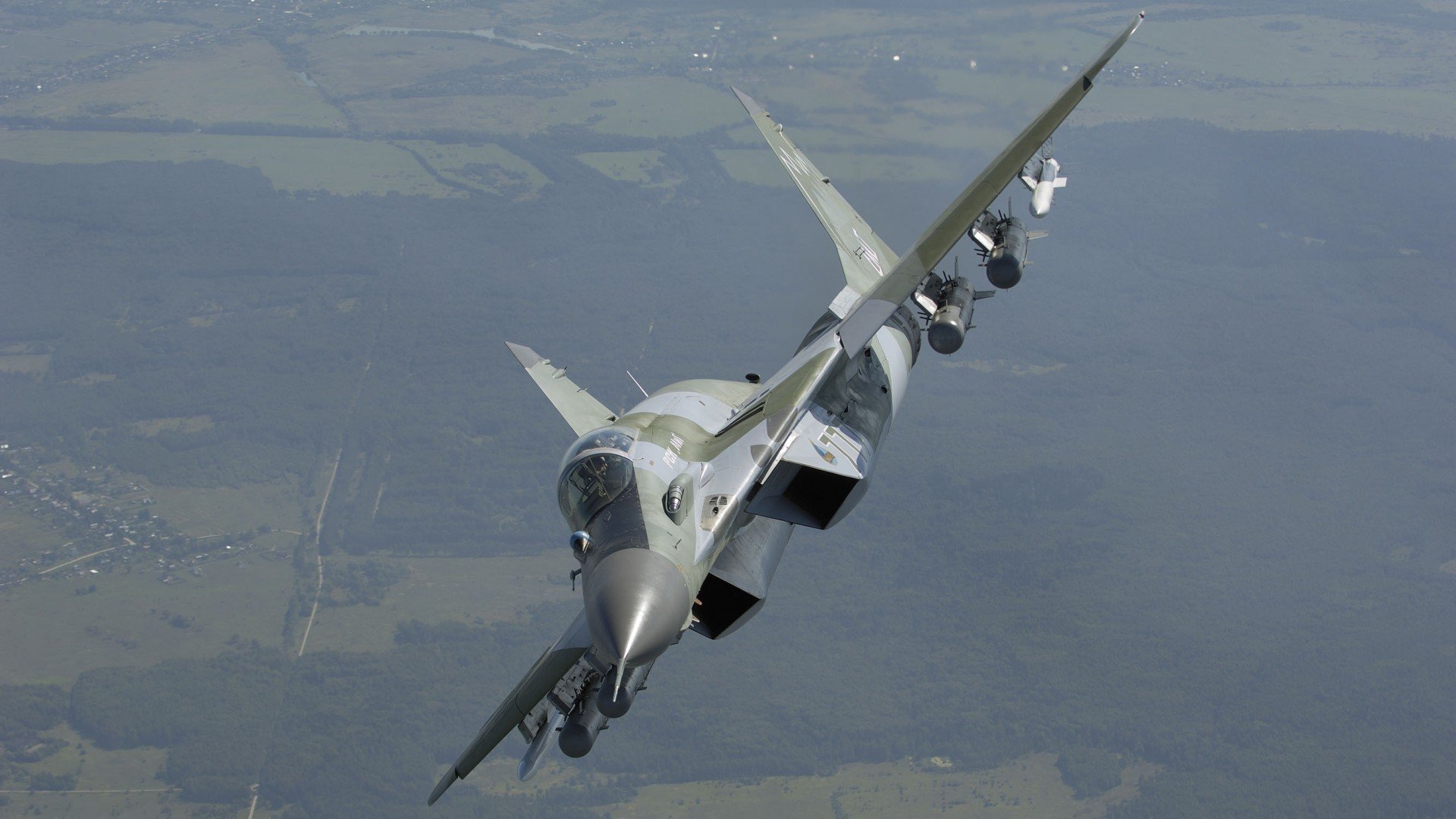 开云官网-孤胆英雄与铁血军团的对决，詹姆斯关键三分粉碎热火