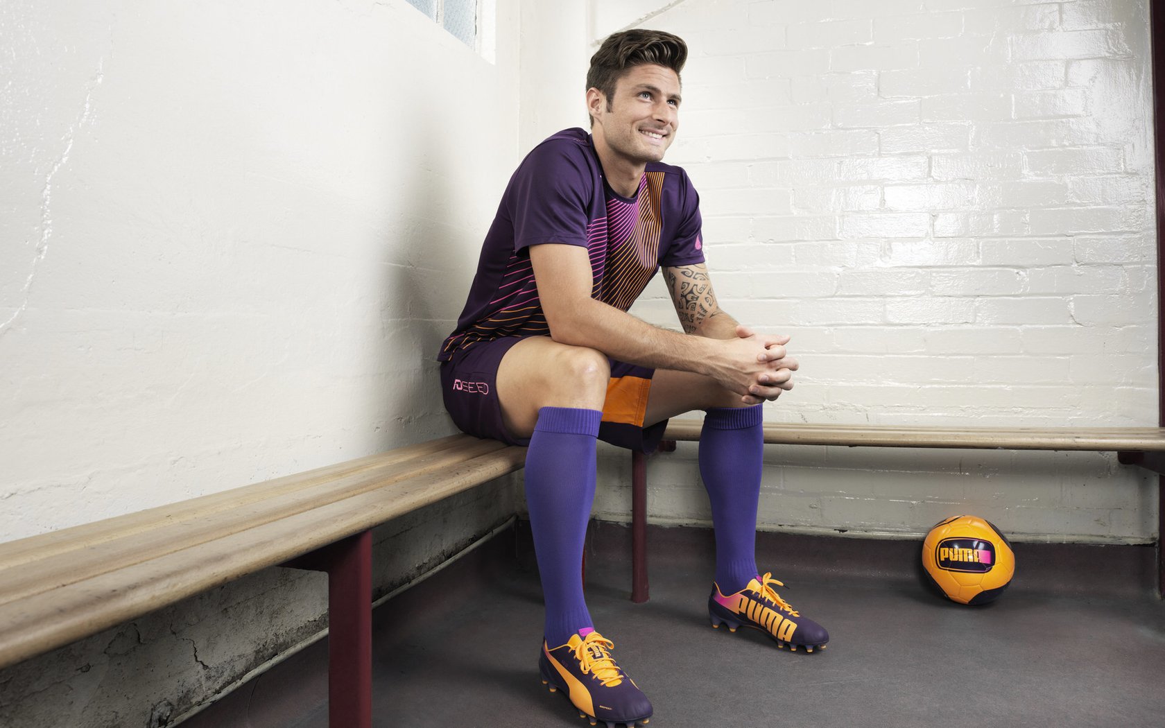 开云体育登录-战术变革的隐喻,卡塔尔掀翻阿森纳的启示与拉什福德防守端的进化