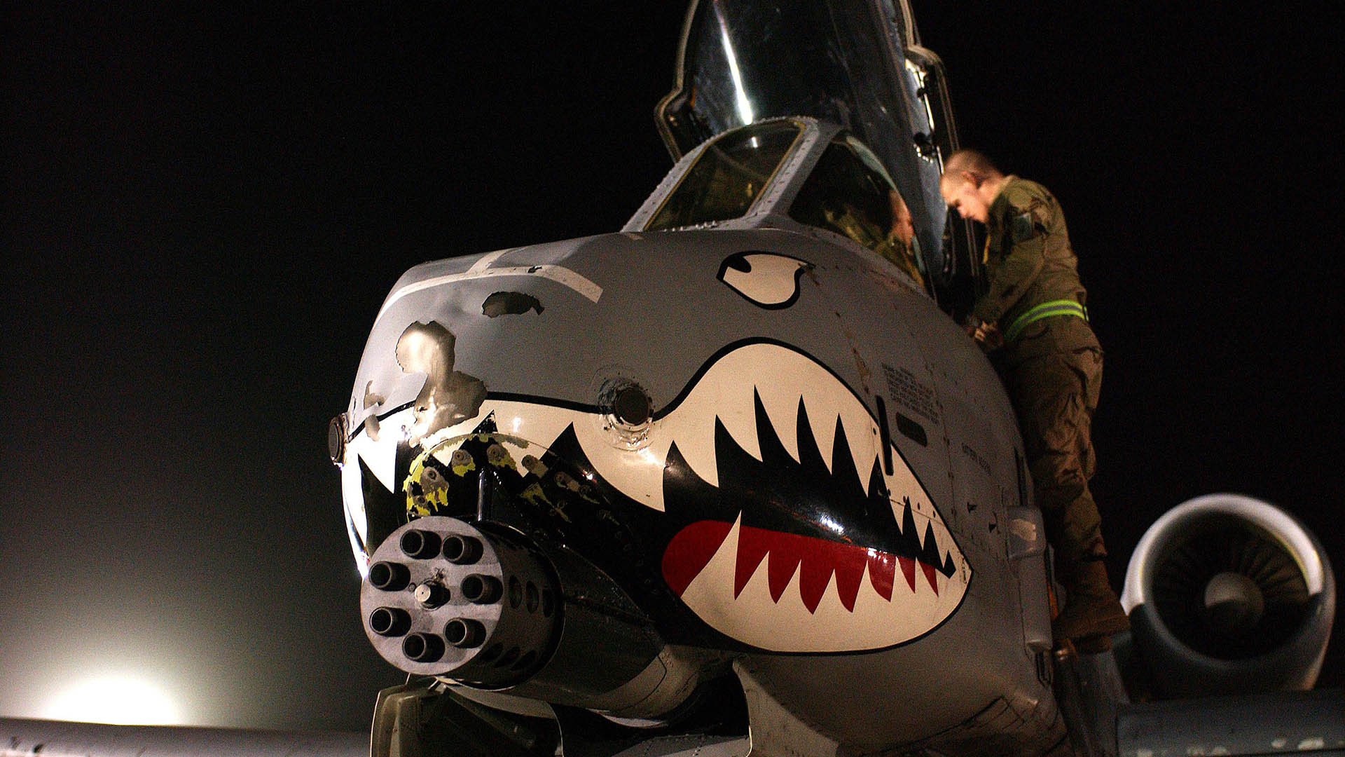 开云体育-当赛道与绿茵场同夜狂欢，破纪录的双重奏